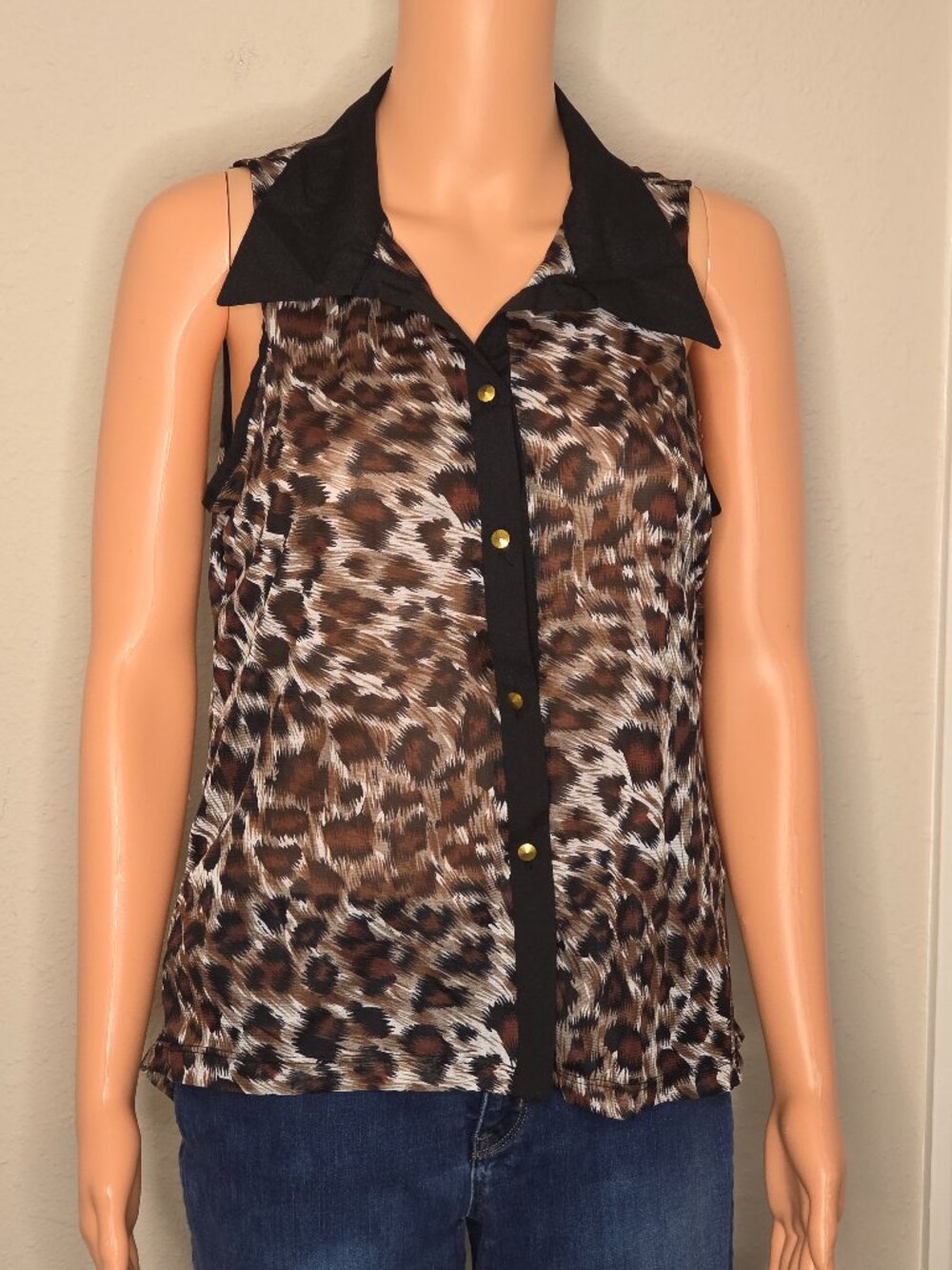 Julie's Closet Sleeveless Button Up Women's Blouse, Size XL
